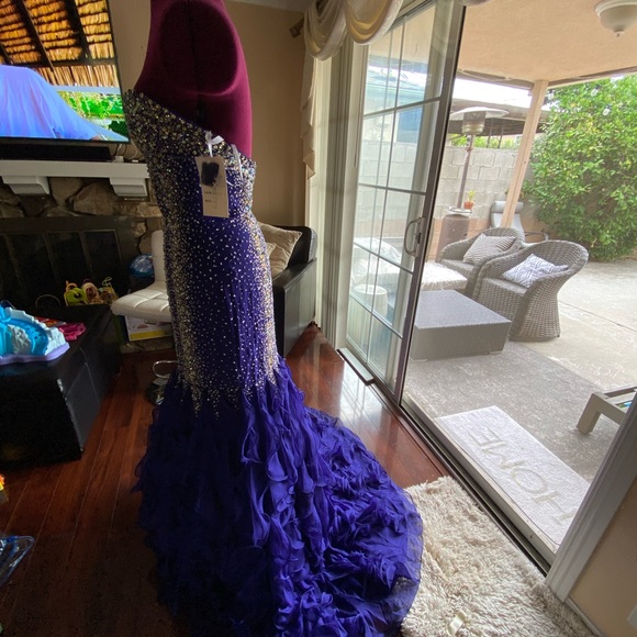 Brand new Prom Dress - Picture 4 of 7